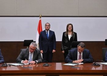 مدبولي.. يشهد توقيع اتفاقية بشأن دراسة إنشاء “مجمع صناعة السيارات المشترك بالمنطقة الصناعية بشرق بورسعيد”