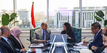 وزيرا التعاون الدولي والطيران المدني يبحثان سبل التنسيق مع شركاء التنمية لدفع الجهود الداعمة لقطاع الطيران