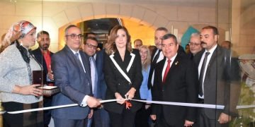 وزيرة الثقافة تفتتح معرِض الفن التشكيلي “مصر قد الدنيا” بقصر الفنون بدار الأوبرا المصرية