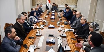 وزير الرياضة يجتمع مع المجلس الاستشاري للجنة الطبية العليا للرعاية الطبية للرياضيين