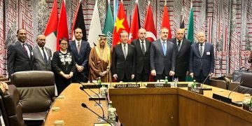 شكري وأعضاء اللجنة الوزارية العربية الإسلامية يلتقون وزير خارجية الصين الرئيس الحالي لمجلس الأمن بنيويورك.