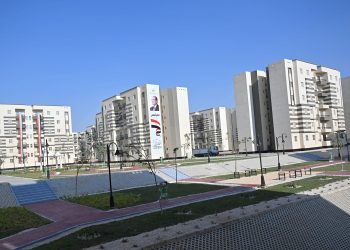 رئيس الوزراء يتفقد ويسلم وحدات المبادرة الرئاسية “سكن لكل المصريين” بمدينة حدائق أكتوبر