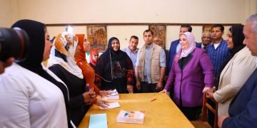 وزيرة التضامن تتفقد أروقة “البيت النوبي” للحرف اليدوية والتراثية بمحافظة الأقصر