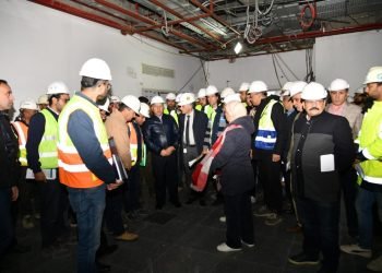 وزير النقل يتابع التقدم في معدلات تنفيذ  مشروع مونوريل شرق النيل