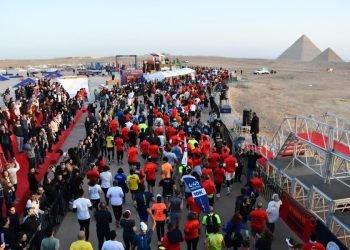 وزير الرياضة يطلق إشارة البدء لنصف ماراثون الأهرامات في دورته الخامسة