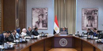 رئيس الوزراء يتابع مستجدات الموقف التنفيذي لمشروع تنمية وتطوير منطقة شق الثعبان