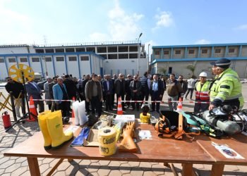 وزير الإسكان يتفقد محطة تنقية مياه الشرب بإمبابة بطاقة 1.3 مليون م3 يومياً والمأخذ المُغذى لها