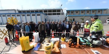 وزير الإسكان يتفقد محطة تنقية مياه الشرب بإمبابة بطاقة 1.3 مليون م3 يومياً والمأخذ المُغذى لها