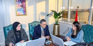 المشاط تلتقي رئيس هيئة الاستثمار لبحث تعزيز التعاون المشترك بين الهيئة وشركاء التنمية