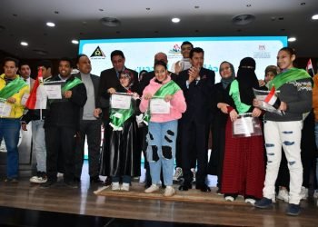 وزير الشباب والرياضة يكرم ذوي القدرات والهمم الناجحين بمشروع “المصريون يتعلمون “