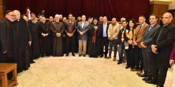 محافظ أسيوط يستكمل جولاته للكنائس لتقديم التهنئة بعيد الميلاد المجيد بزيارة مطرانية الأقباط الكاثوليك بحي شرق