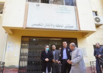 جولة مفاجئة لمحافظ الغربية بالمستشفى المركزي بقطور لمتابعة مستوى الخدمة الطبية