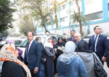 وزير التربية والتعليم يتفقد امتحانات الفصل الدراسى الأول للشهادة الإعدادية بالجيزة