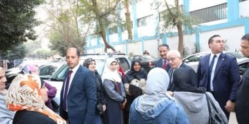 وزير التربية والتعليم يتفقد امتحانات الفصل الدراسى  الأول للشهادة الإعدادية بالجيزة