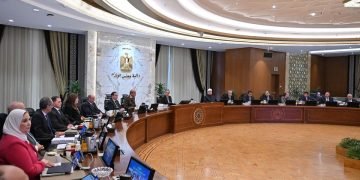 رئيس الوزراء يشدد على ضرورة تكثيف زيارات الوزراء لمواقع العمل والإنتاج خاصة مشروعات القطاع الخاص والعمل على حل أية مشكلات