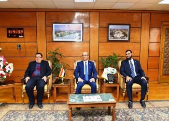 رئيس جامعة أسيوط  يستقبل الملحق الثقافى الكويتى لتعزيز سبل التعاون المشترك في المجالات الأكاديمية والبحثية