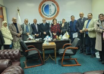 اشرف عبدالعزيز  واجتماعه مع الهيئةالوطنية لرعايةالموهوبين بليبيا لبحث سبل التعاون المشترك