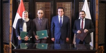 وزير الصحة يشهد توقيع بروتوكول تعاون مع معملي البرج والمختبر لإجراء التحاليل الطبية بالمجان ضمن الكشف المبكر عن سرطان القولون والبروستاتاد