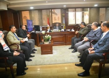 محافظ الغربية يناقش الموقف التنفيذي لمشروعات مركز ومدينة المحلة الكبرى