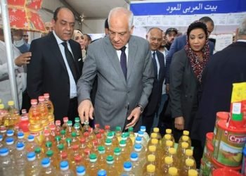 محافظ الجيزة يفتتح معرض اهلا رمضان بأرض المطار بامبابة لتوفير السلع والمنتجات الغذائية بأسعار مخفضة