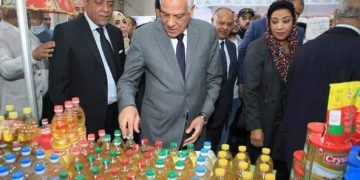 محافظ الجيزة يفتتح معرض اهلا رمضان بأرض المطار بامبابة لتوفير السلع والمنتجات الغذائية بأسعار مخفضة