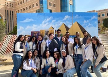 طلاب بكلية الاعلام يطلقون حملة ” باليتة ” لتجميل شوارع مصر