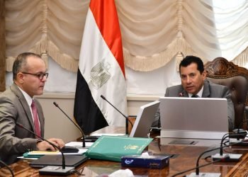 وزير الشباب والرياضة يناقش تشكيل لجان الاتحاد الإفريقي للرياضة الجامعية