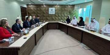 وزير الصحة يبحث مع وزيرة التعاون الدولي القطرية فرص الاستثمار في المجال الصحي والسياحة العلاجية