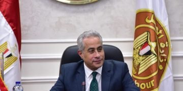وزير العمل: الخميس المقبل إجازة مدفوعة الأجر للعاملين بالقطاع الخاص بمناسبة عيد تحرير سيناء ..