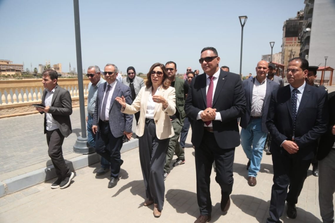 وزيرة الثقافة ومحافظ الدقهلية يتفقدان عددًا من المشروعات الثقافية ويبحثان تكثيف الفعاليات والأنشطة بالمحافظة