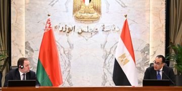 رئيسا وزراء مصر وبيلاروسيا يترأسان جلسة مباحثات مُوسّعة لمناقشة ملفات التعاون ذات الاهتمام المشترك