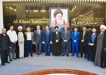 رئيس جامعة الفرات الأوسط وأعضاء المجلس في زيارة الى دار العلم للإمام الخوئي (قدس)