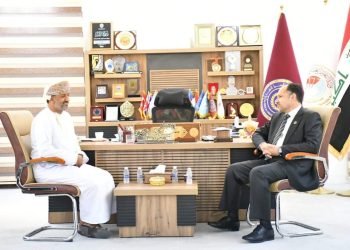 رئيس جامعة الفرات الأوسط التقنية يستقبل رئيس إدارة تقنية المعلومات في جامعة السلطان قابوس سلطنة عمان