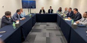 وزير الصحة يبحث مع نظيره اليوناني فرص التعاون في تطوير وإنشاء مرافق الرعاية الصحية والسياحة العلاجية