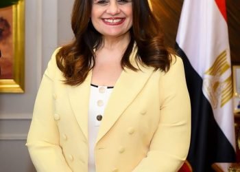 وزيرة الهجرة تعلن ضوابط الاستفادة من مهلة الشهر لدفع الوديعة للمسجلين في مبادرة السيارات