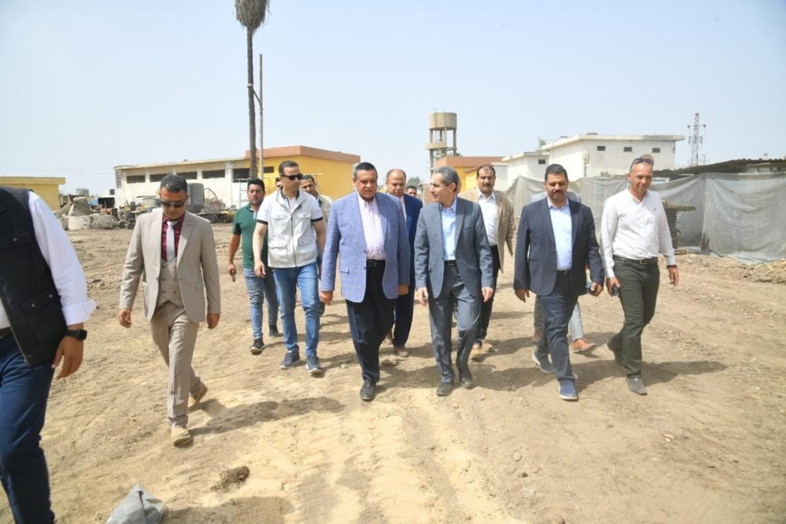وزير التنمية المحلية ومحافظ الغربية يتفقدان عدداً من المشروعات الخدمية بطنطا