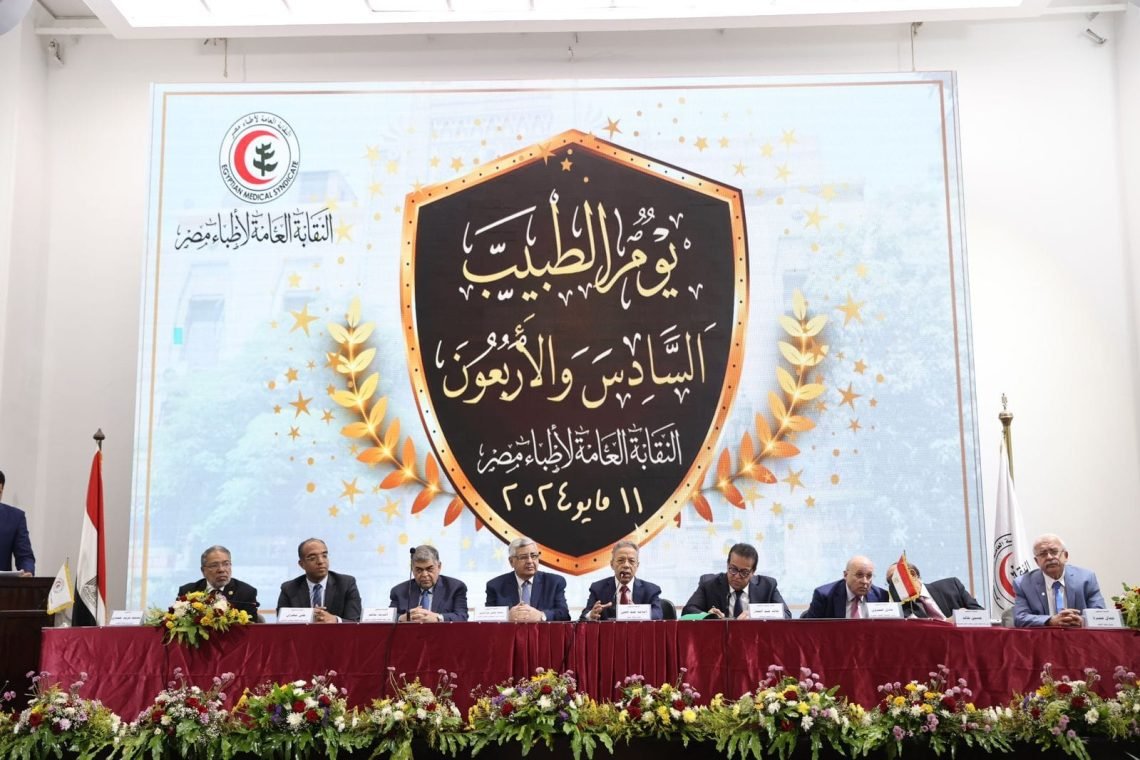 وزير الصحة يثمن جهود الأطقم الطبية المصرية في إنقاذ وإغاثة مصابي غزة