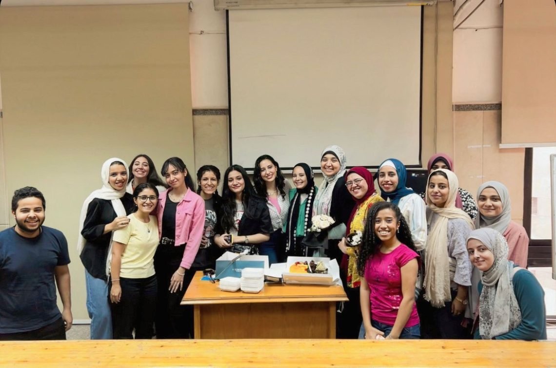 “بتوقيت ماما” مشروع تخرج بإعلام القاهرة