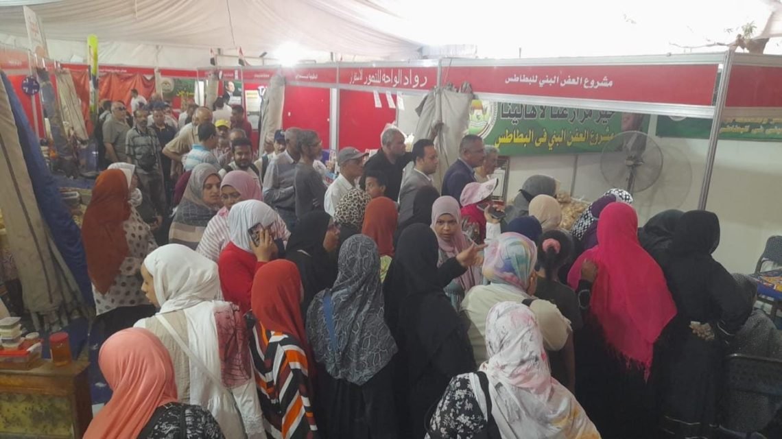 الزراعة: إقبال من المواطنين على معرض “خير مزارعنا لاهالينا” بالمتحف الزراعي في الدقي