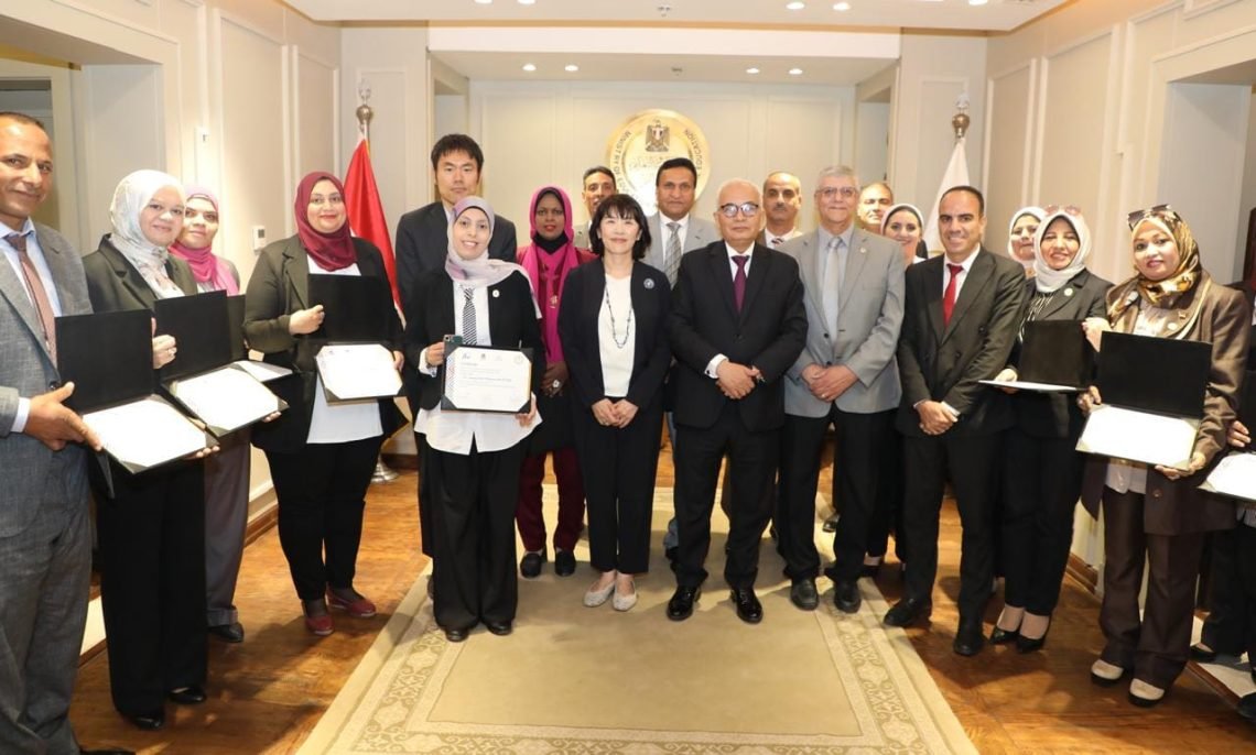 وزير التربية والتعليم والنائب الأول لرئيس وكالة “جايكا” يكرمان الدفعة الثالثة من مدربي أنشطة التوكاتسو المعتمدين دولياً