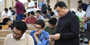 مدير تربية النجف يتفقد امتحانات السادس الإعدادي في جامعة الفرات الأوسط التقنية