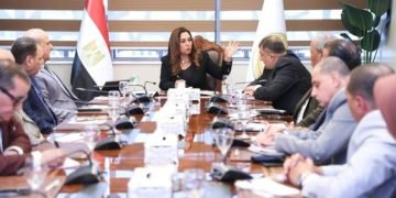 عوض تلتقى قيادات الوزارة لمتابعة بعض الملفات المهمة .. وتعبر عن اعتزازها بثقة القيادة السياسية في توليها الوزارة