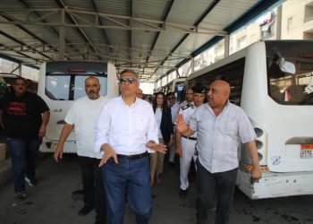 ” المحافظ المتعب ”  اجهد كل من معه وحوله 