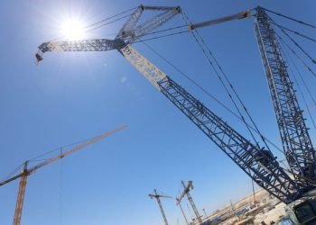 الوكيل.. يعلن وصول الونش العملاق الى موقع محطة الضبعة النووية في مصر