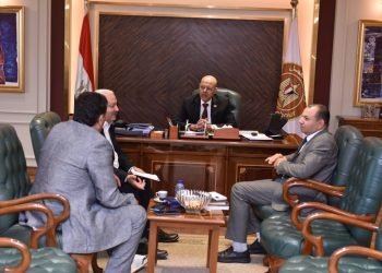 وزير العمل يلتقي بعض ممثلي المنظمات النقابية العمالية “تحت التأسيس”