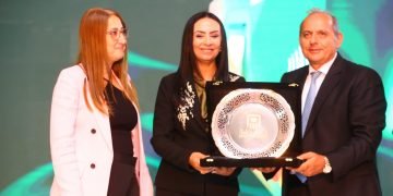 وزيرة التضامن تشهد إطلاق البنك الأهلي المصري أول بطاقة بخاصية تلامسية Touch Card للعملاء من ضعاف البصر