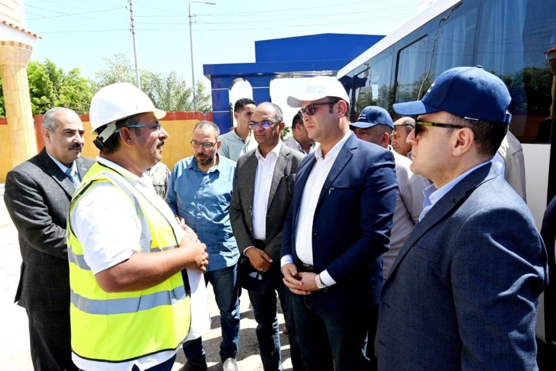 وزير الإسكان ومحافظ كفر الشيخ يتفقدان محطة مياه مطوبس الشمالية ضمن مشروعات المبادرة الرئاسية “حياة كريمة”