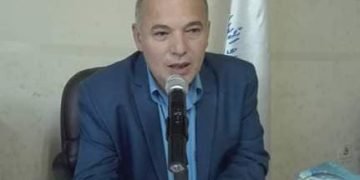 الشاعر محمد الشحات محمد القصة الشاعرة ابتكار مصري، فيه انتصار للأدب العربي