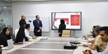 رئيس جامعة الفرات الأوسط التقنية يتابع الصفوف التدريبية في مركز التعليم المستمر