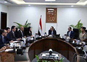 رئيس الوزراء يعقد اجتماعا بشأن تحديد المناطق الأكثر احتياجا على مستوى الجمهورية